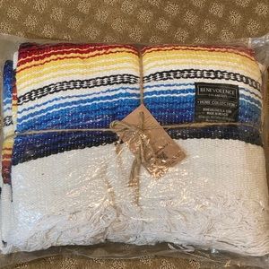 🇲🇽 Benevolence Los Angeles Mexican Blanket - NWT